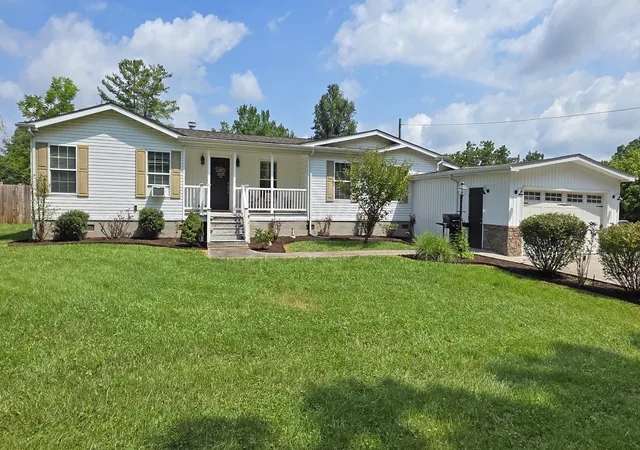 Photo 2 of Sale Pending at 1838 Chaney Ridge Rd, London, KY 40741 | MLS# 26019855 | Listing updated on 2026-09-03