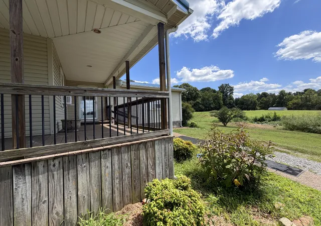 Photo 2 of Single family home for sale at 17140 Froghop Rd, Hopkinsville, KY 42240 | MLS# 26020556 | Listing updated on 2026-09-03