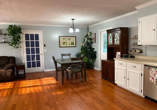 Photo 3 of Single family home for sale at 112 Reed Pl, Madisonville, KY 42431 | MLS# 26020177 | Listing updated on 2026-09-21