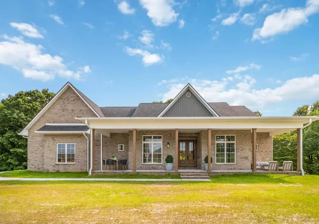 Single family home for sale at 370 Splendor View Dr, Somerset, KY 42503 | MLS# 26019680 | Listing updated on 2026-09-07