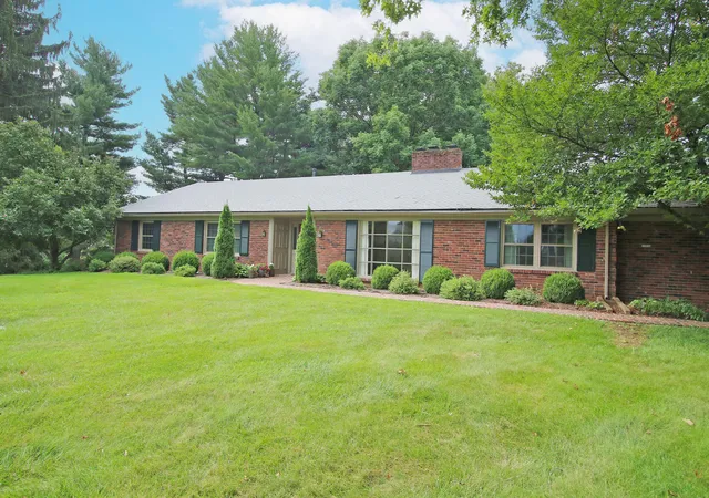 Photo 2 of Sale Pending at 2586 Westmorland Rd, Lexington, KY 40510 | MLS# 26019702 | Listing updated on 2026-08-17