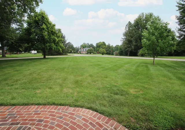 Photo 3 of Sale Pending at 2586 Westmorland Rd, Lexington, KY 40510 | MLS# 26019702 | Listing updated on 2026-08-17