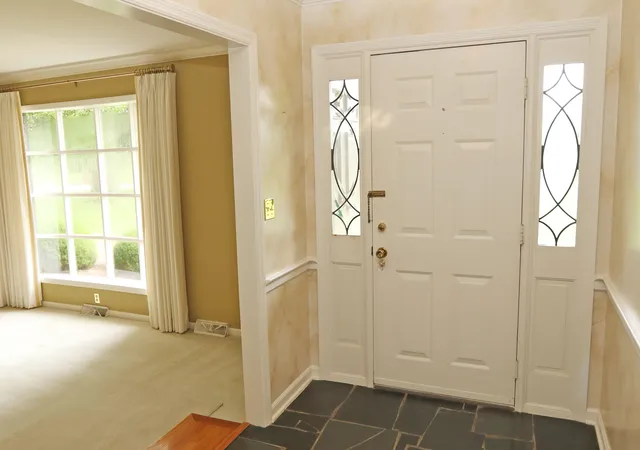 Photo 4 of Sale Pending at 2586 Westmorland Rd, Lexington, KY 40510 | MLS# 26019702 | Listing updated on 2026-08-17