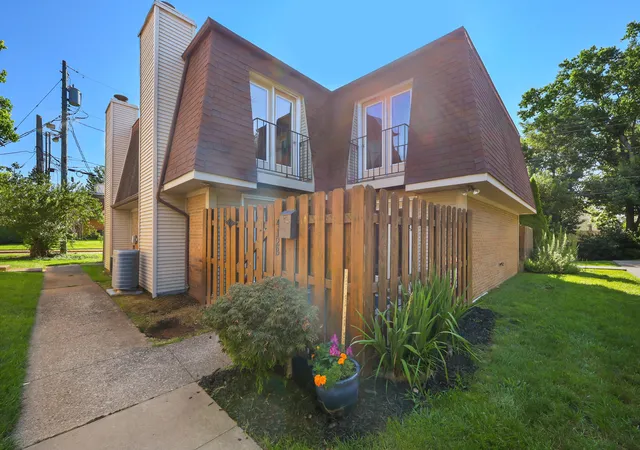 Photo 1 of Townhouse for sale at 412 Darby Crk Rd #B, Lexington, KY 40509 | MLS# 26019740 | Listing updated on 2026-08-11