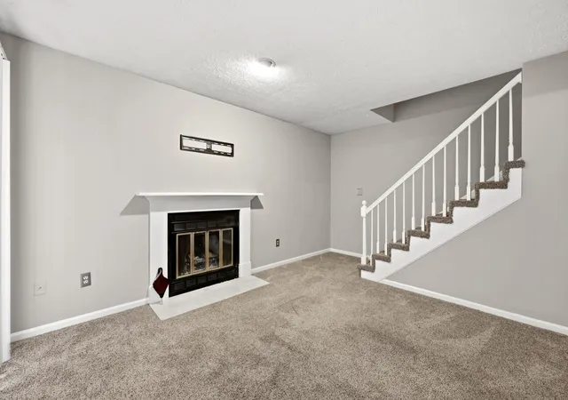 Photo 3 of Townhouse for sale at 412 Darby Crk Rd #B, Lexington, KY 40509 | MLS# 26019740 | Listing updated on 2026-08-11