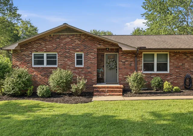 Photo 2 of Sale Pending at 89 Perry St, Mayfield, KY 42066 | MLS# 26019821 | Listing updated on 2026-08-04