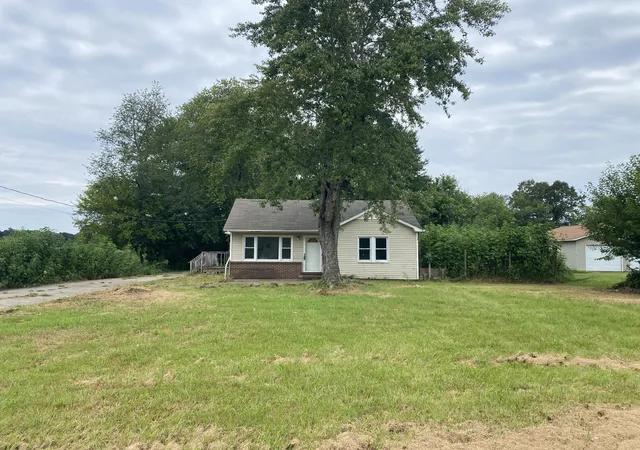 Photo 1 of Sale Pending at 1115 Airport Rd, Murray, KY 42071 | MLS# 26019762 | Listing updated on 2026-09-15