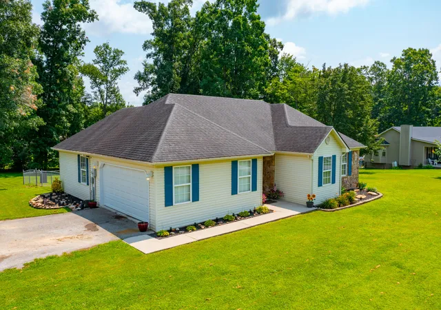 Photo 2 of Sale Pending at 55 Dogwood Ct, Sandgap, KY 40481 | MLS# 26019815 | Listing updated on 2026-09-12