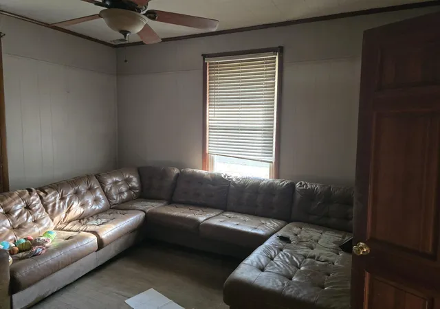 Photo 2 of Sale Pending at 212 Michigan Ave, Monticello, KY 42633 | MLS# 26020023 | Listing updated on 2026-09-10