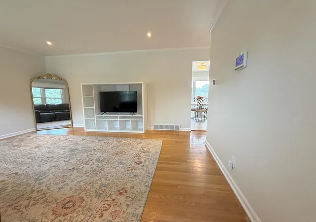 Photo 3 of Sale Pending at 2229 Sandra Ct, Lexington, KY 40504 | MLS# 26020290 | Listing updated on 2026-10-13