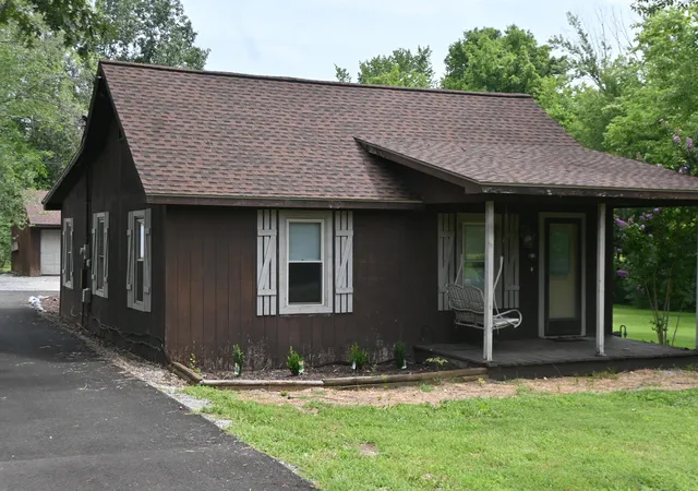 Photo 3 of Single family home for sale at 8250 W Us Hwy 68 #8250, Benton, KY 42025 | MLS# 26019958 | Listing updated on 2026-08-13