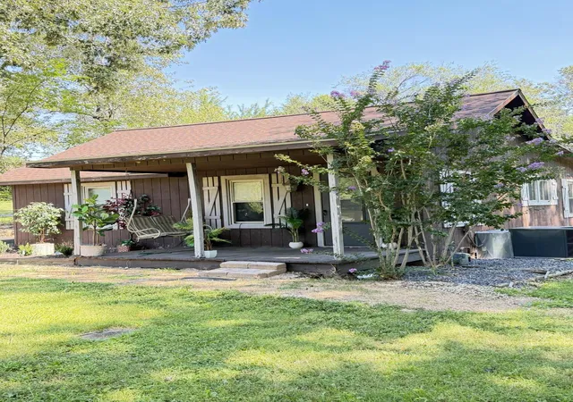 Photo 4 of Single family home for sale at 8250 W Us Hwy 68 #8250, Benton, KY 42025 | MLS# 26019958 | Listing updated on 2026-09-21