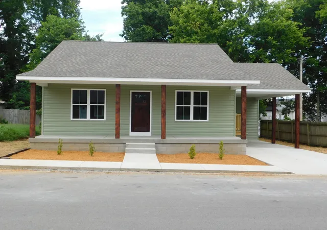 Photo 1 of Single family home for sale at 204 N Plum St, Princeton, KY 42445 | MLS# 26019907 | Listing updated on 2026-08-17