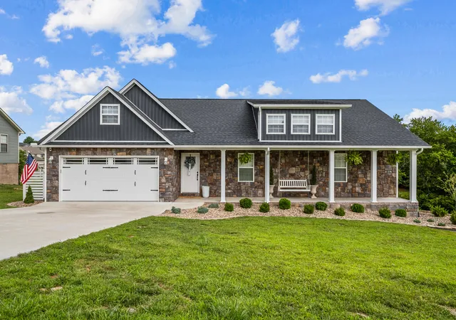 Photo 1 of Single family home for sale at 188 Cloyd Dr, London, KY 40741 | MLS# 26019880 | Listing updated on 2026-09-23