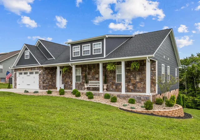 Photo 2 of Single family home for sale at 188 Cloyd Dr, London, KY 40741 | MLS# 26019880 | Listing updated on 2026-09-23
