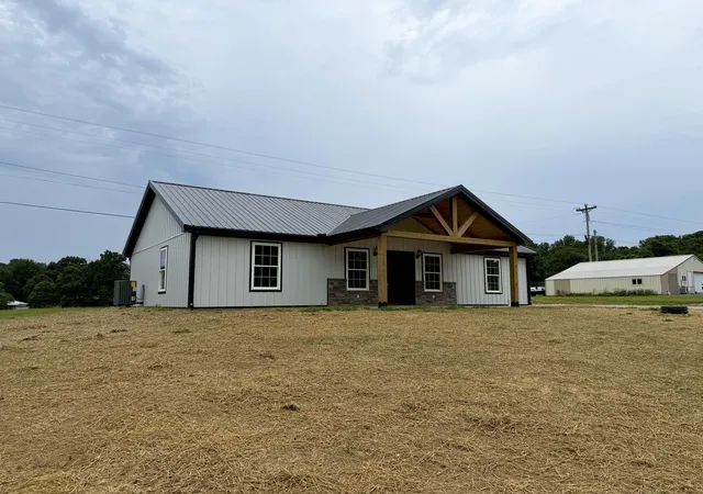 Photo 3 of Single family home for sale at 111 Crestview Ln, Cadiz, KY 42211 | MLS# 26019893 | Listing updated on 2026-08-24