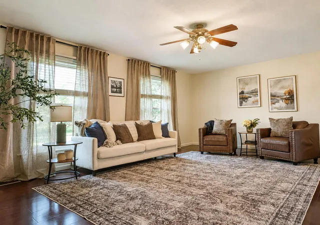 Photo 4 of Sale Pending at 215 Glenn Ct, Georgetown, KY 40324 | MLS# 26019921 | Listing updated on 2026-09-23