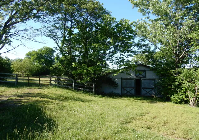 Photo 2 of Sale Pending at 3770 Delaney Fry Rd, Versailles, KY 40383 | MLS# 26019911 | Listing updated on 2026-09-10