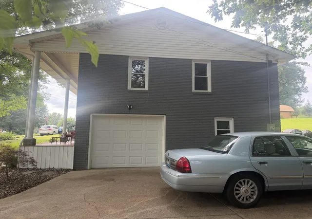Photo 3 of Single family home for sale at 336 Oaklawn Cir, Corbin, KY 40701 | MLS# 26019913 | Listing updated on 2026-09-03