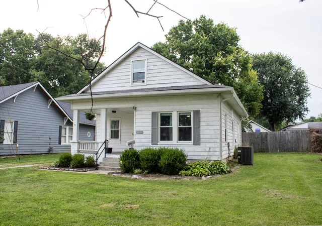 Photo 2 of Single family home for sale at 317 Douglas Ave, Versailles, KY 40383 | MLS# 26019923 | Listing updated on 2026-09-14