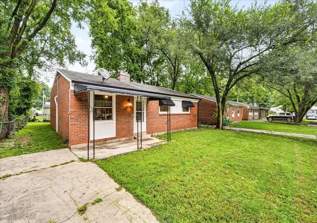 Photo 2 of Single family home for sale at 111 Willow St, Frankfort, KY 40601 | MLS# 26019924 | Listing updated on 2026-08-28