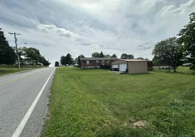 Photo 2 of Single family home for sale at 101 Ball St, Springfield, KY 40069 | MLS# 26019930 | Listing updated on 2026-08-21