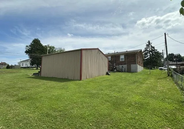 Photo 3 of Single family home for sale at 101 Ball St, Springfield, KY 40069 | MLS# 26019930 | Listing updated on 2026-08-21