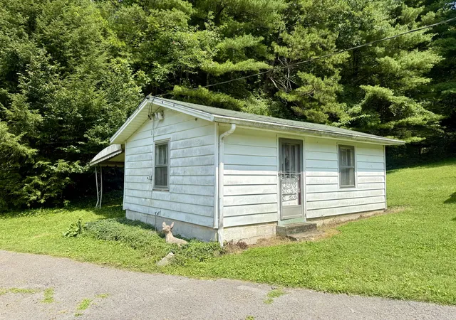 Photo 3 of Sale Pending at 226 Squib Ano Rd, Somerset, KY 42501 | MLS# 26020022 | Listing updated on 2026-09-02