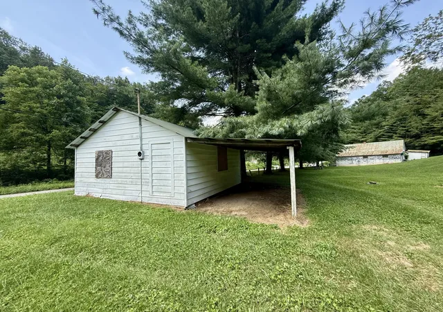 Photo 4 of Sale Pending at 226 Squib Ano Rd, Somerset, KY 42501 | MLS# 26020022 | Listing updated on 2026-09-02