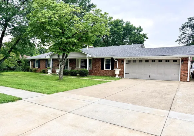 Photo 1 of Single family home for sale at 1304 Tanforan Dr, Lexington, KY 40517 | MLS# 26019979 | Listing updated on 2026-07-27