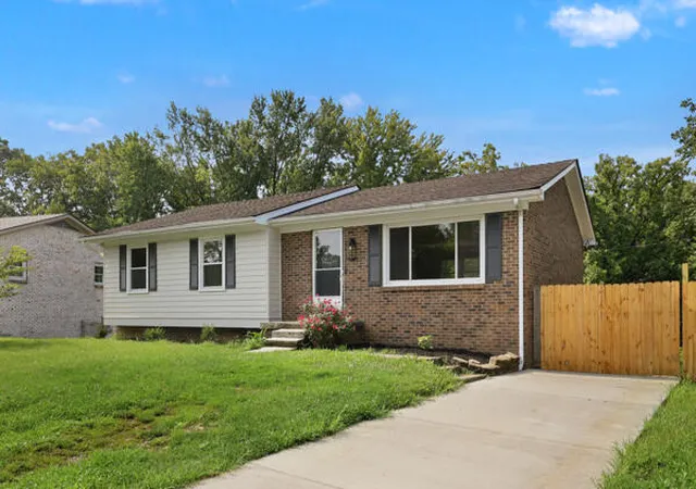 Photo 1 of Sale Pending at 1304 Canonero Dr, Lexington, KY 40517 | MLS# 26019937 | Listing updated on 2026-08-20