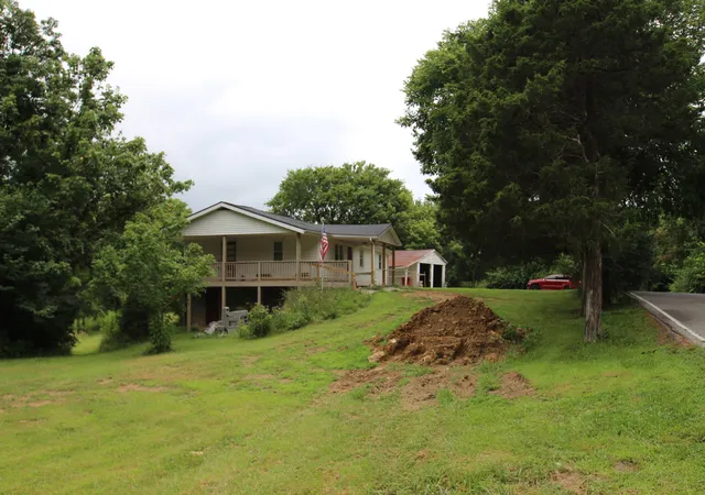 Photo 2 of Single family home for sale at 295 Saint Johns Rd, Frankfort, KY 40601 | MLS# 26019942 | Listing updated on 2026-08-30