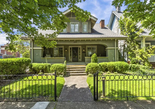 Photo 1 of Single family home for sale at 109 N Ashland Ave, Lexington, KY 40502 | MLS# 26019969 | Listing updated on 2026-09-10
