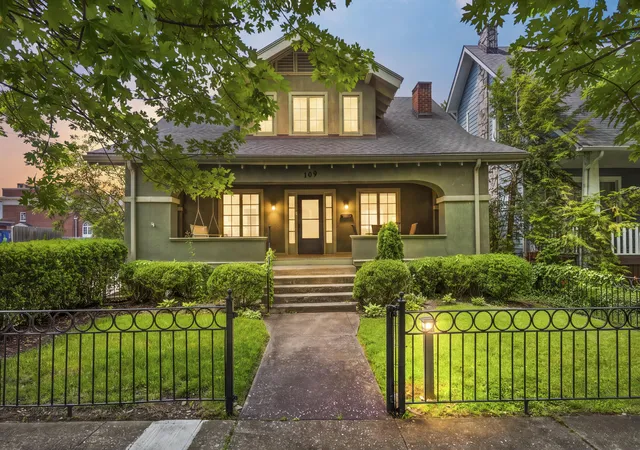 Photo 2 of Single family home for sale at 109 N Ashland Ave, Lexington, KY 40502 | MLS# 26019969 | Listing updated on 2026-09-10