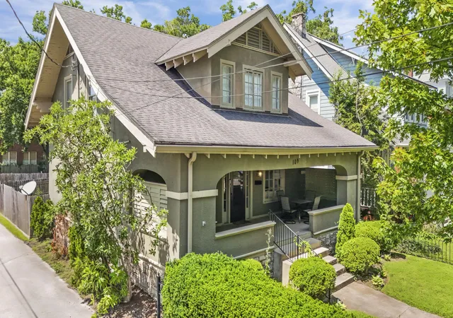 Photo 3 of Single family home for sale at 109 N Ashland Ave, Lexington, KY 40502 | MLS# 26019969 | Listing updated on 2026-09-10
