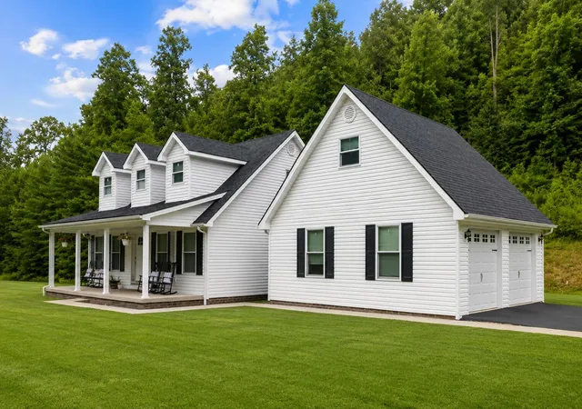 Photo 4 of Sale Pending at 1560 Stamper Branch Rd, Hazel Green, KY 41332 | MLS# 26021241 | Listing updated on 2026-10-26