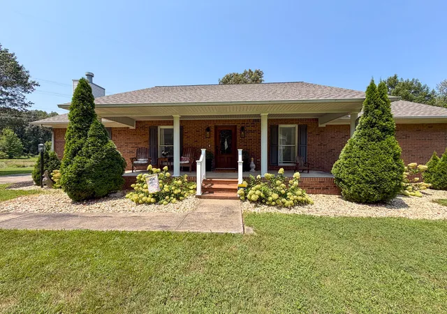 Photo 2 of Sale Pending at 315 Palisades Cir, Paducah, KY 42001 | MLS# 26020050 | Listing updated on 2026-08-04