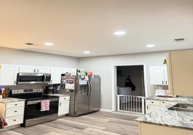 Photo 3 of Single family home for sale at 221 Murray St, Frankfort, KY 40601 | MLS# 26019976 | Listing updated on 2026-09-10