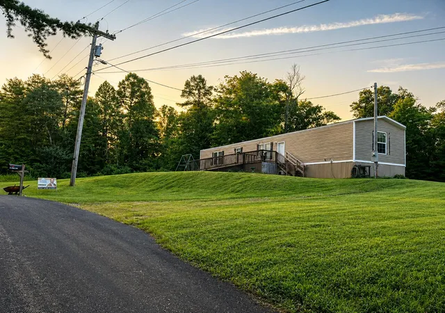 Photo 3 of Sale Pending at 84 River Hl Rd, London, KY 40741 | MLS# 26020150 | Listing updated on 2026-08-31
