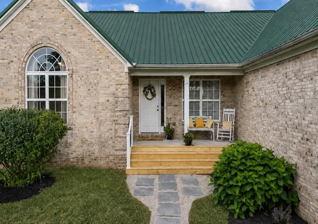 Photo 4 of Single family home for sale at 2639 Weisenberger Ml Rd, Midway, KY 40347 | MLS# 26019997 | Listing updated on 2026-08-11