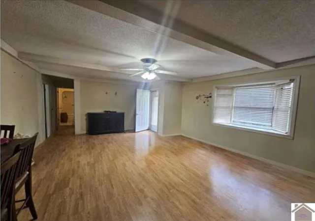 Photo 3 of Single family home for sale at 823 Sunset Dr, Benton, KY 42025 | MLS# 26020034 | Listing updated on 2026-07-27