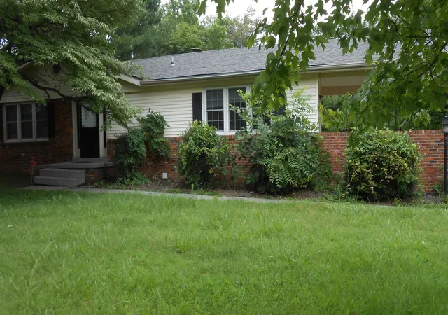 Photo 1 of Single family home for sale at 207 Marietta Dr, Hopkinsville, KY 42240 | MLS# 26019999 | Listing updated on 2026-08-03