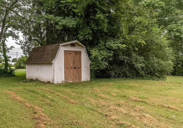 Photo 3 of Single family home for sale at 207 Marietta Dr, Hopkinsville, KY 42240 | MLS# 26019999 | Listing updated on 2026-08-03