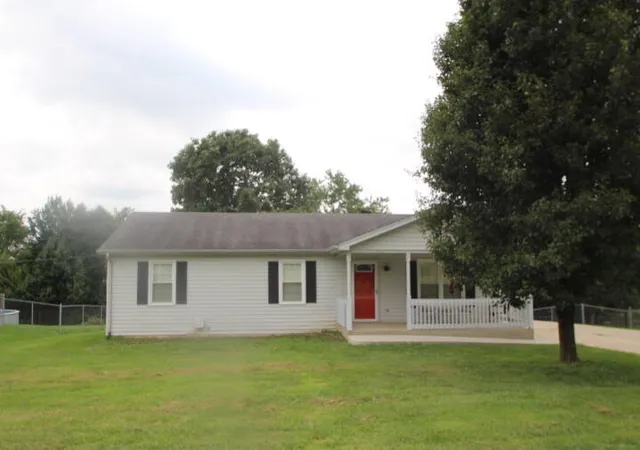 Photo 1 of Single family home for sale at 1037 David Dr, Lawrenceburg, KY 40342 | MLS# 26020091 | Listing updated on 2026-10-05