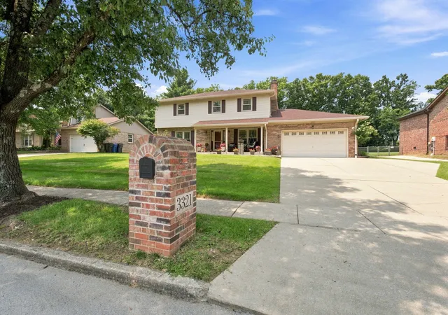 Photo 1 of Single family home for sale at 3321 Carriage Ln, Lexington, KY 40517 | MLS# 26020170 | Listing updated on 2026-09-11