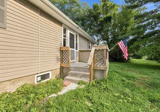 Photo 3 of Sale Pending at 137 Blake Ln, Berry, KY 41003 | MLS# 26020231 | Listing updated on 2026-09-18