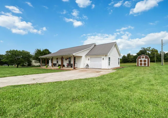 Photo 1 of Single family home for sale at 2229 Brassfield Rd, Richmond, KY 40475 | MLS# 26020193 | Listing updated on 2026-08-10