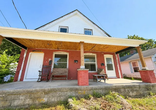 Photo 2 of Multi family home for sale at 107 Ross St, Nicholasville, KY 40356 | MLS# 26020053 | Listing updated on 2026-07-28