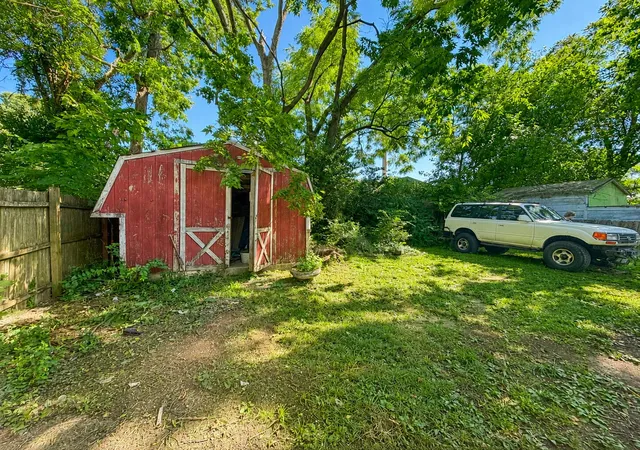 Listing Photo 2 - Condo for sale in building located at 107 Ross St, Nicholasville, KY 40356 - Unit #