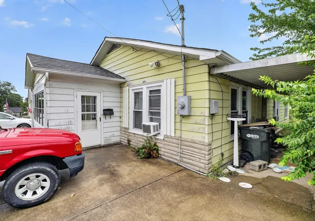 Photo 1 of Single family home for sale at 441 Weldon St, Madisonville, KY 42431 | MLS# 26020058 | Listing updated on 2026-09-20